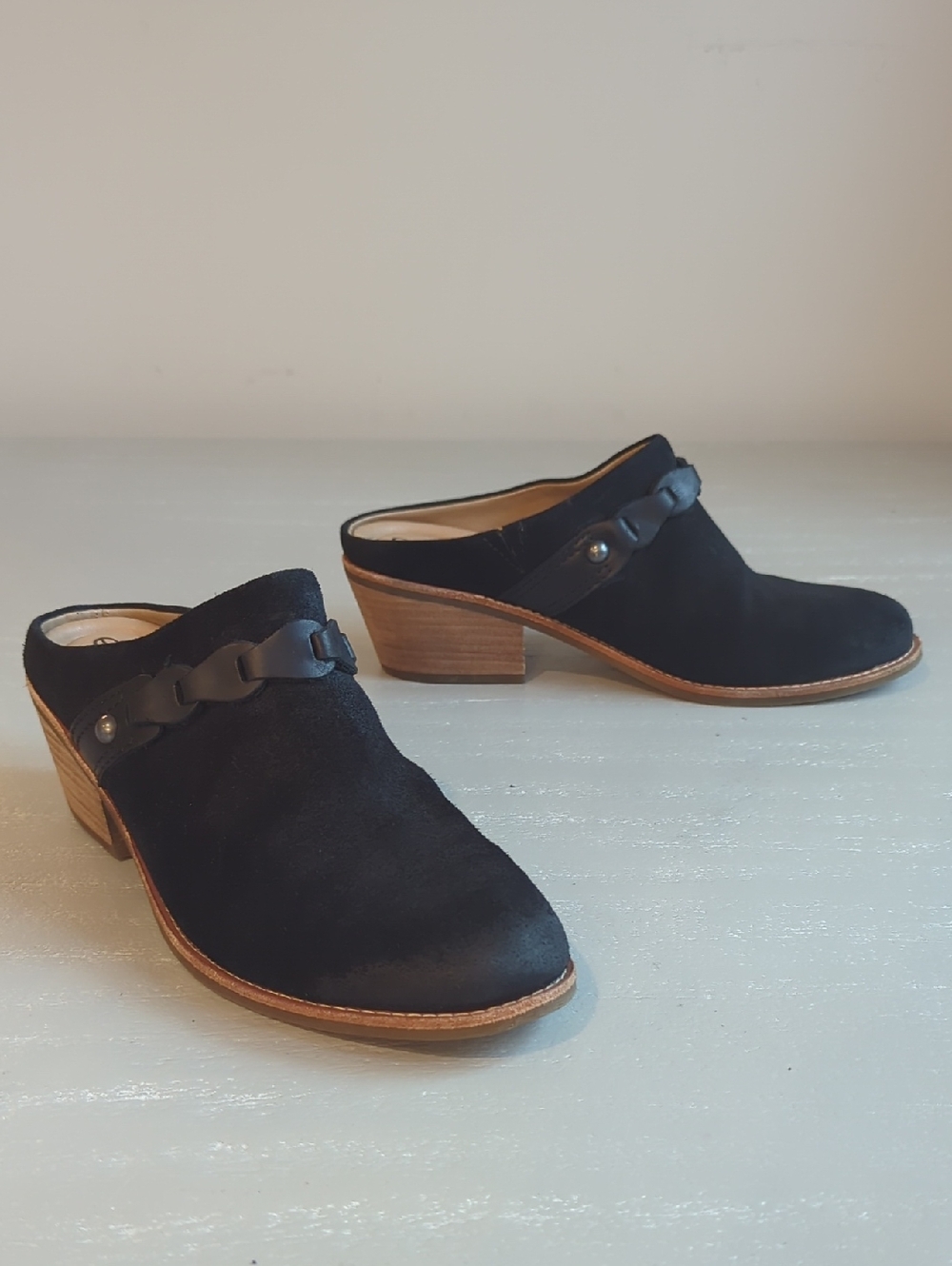 Earth Women's Juliet Block Heel Mules Black Suede size‎ 8.5